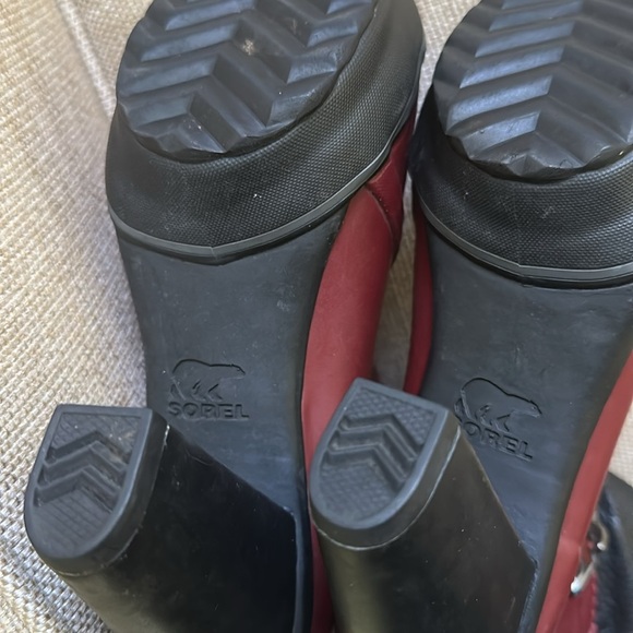 Women's Burgundy Ankle Boots - Picture 12 of 13